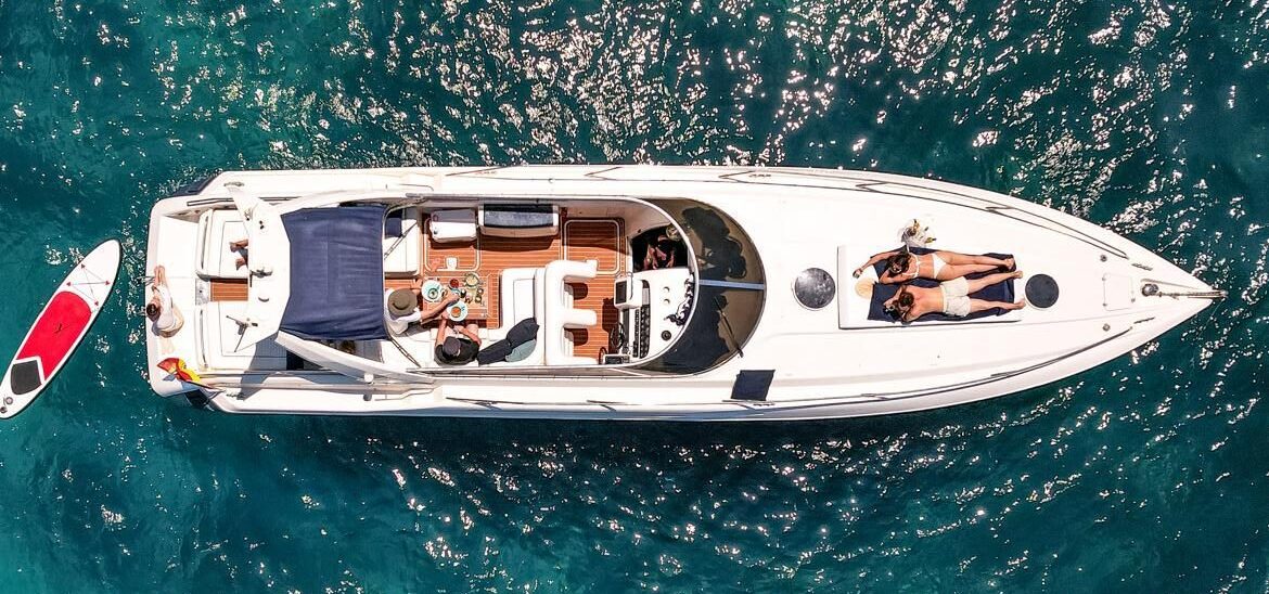 Superseeker luxury yacht hire in Mallorca cruising along the Mediterranean coastline